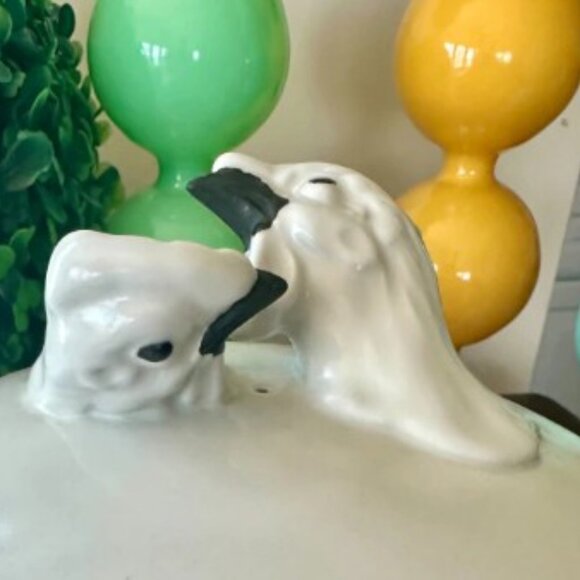 Mancioli Porcelain Casserole Dish, Hand Painted Bird Motif, Italy - Picture 4 of 7